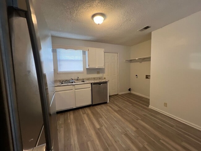 Photo - 2 Bedroom, 1 Story Duplex in Gallatin. MOV...