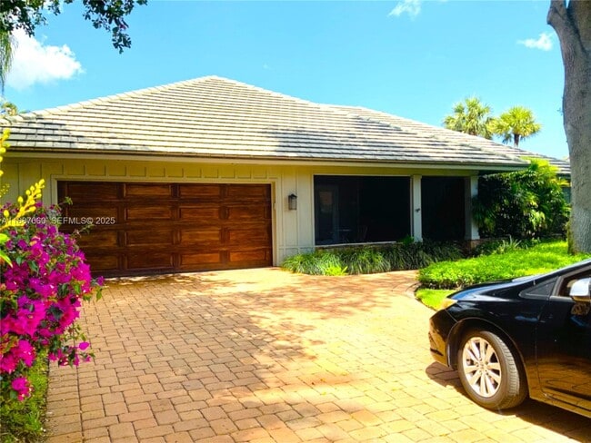 Photo - 1 Balfour Rd E