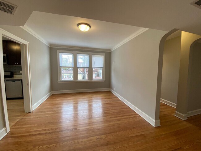 Photo - 2425 N Tripp Ave Unit 1