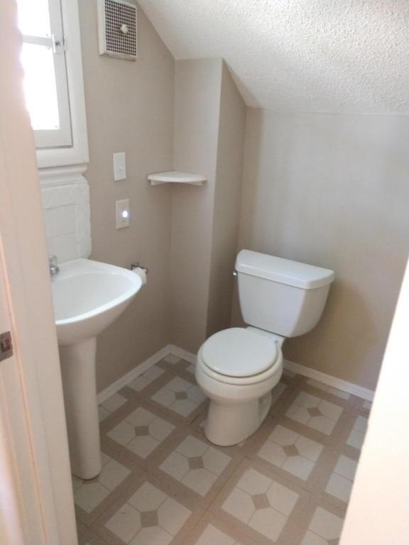 Photo - 529 2nd St SE