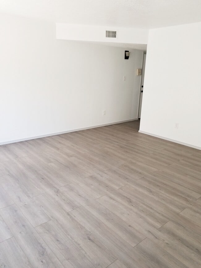 Photo - Beautiful 3 bedroom 2 bath in SW