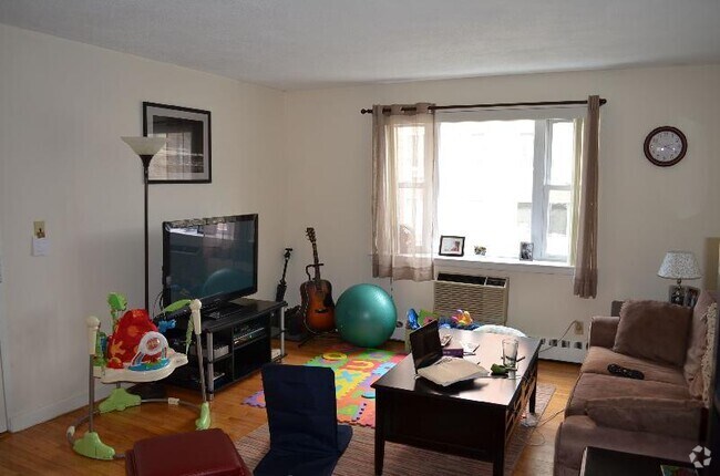 Building Photo - 62 Parkman St Unit 3B Rental
