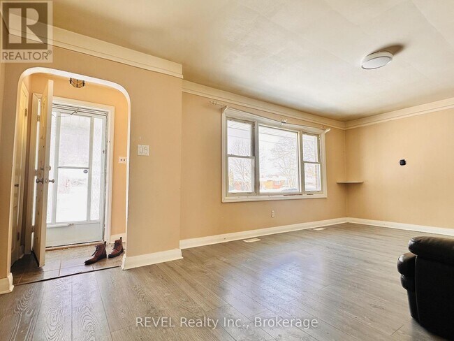 Photo - 7182 Adams Ave