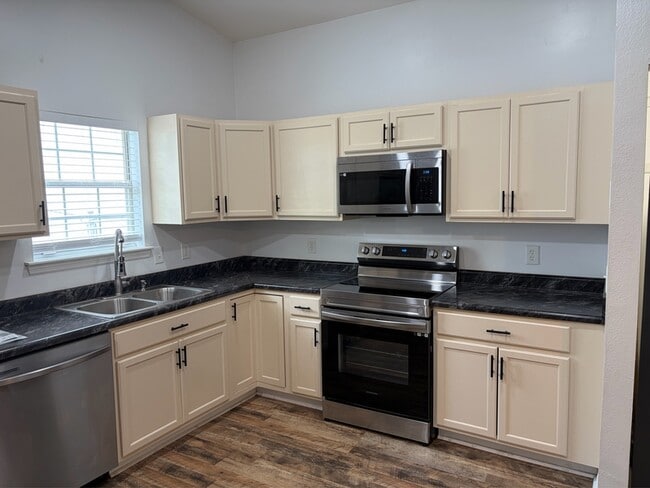 Photo - 3158 Huttersfield Cir