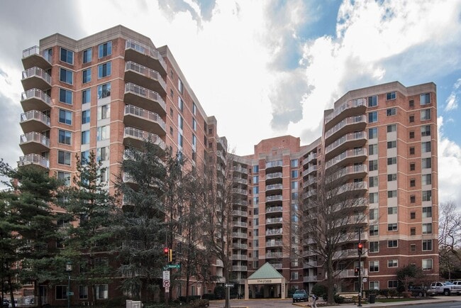 Building Photo - Fantastic Condo in Downtown Bethesda with Parking - Available Now! Unit 905