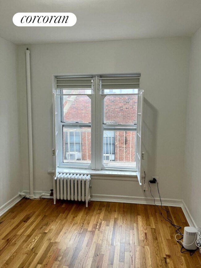 Photo - 317 E 3rd St