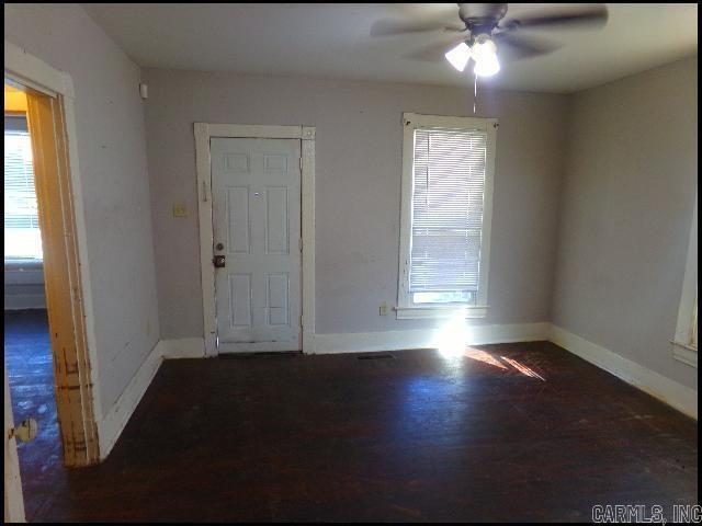 Photo - 2022 Howard St