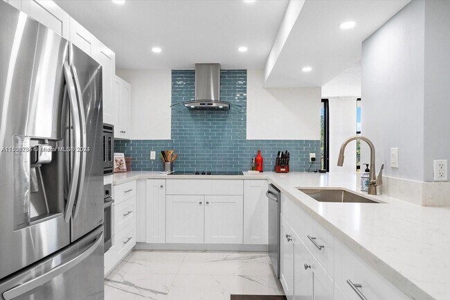 Photo - 1000 Parkview Dr Condo Unit 327