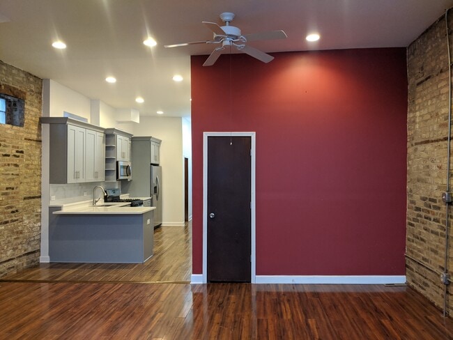 Photo - 1540 W 17th St Unit Apt 1