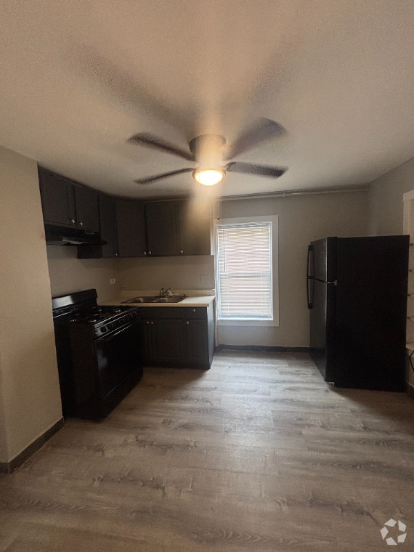 Building Photo - 5208 S Kenneth Ave Rental