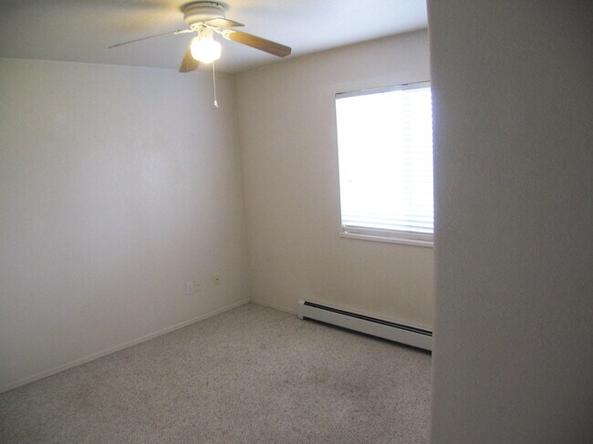 Photo - 433 Mountainside Ln