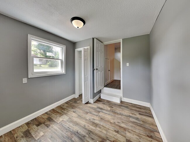 Photo - 7345 Linda Dr