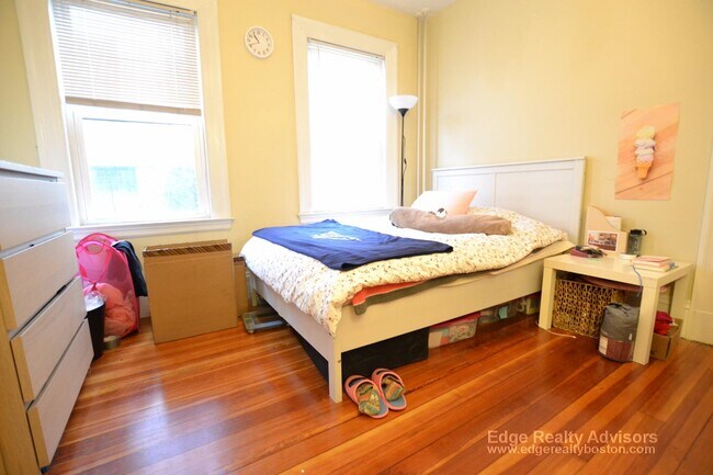 Photo - 75 Leicester St