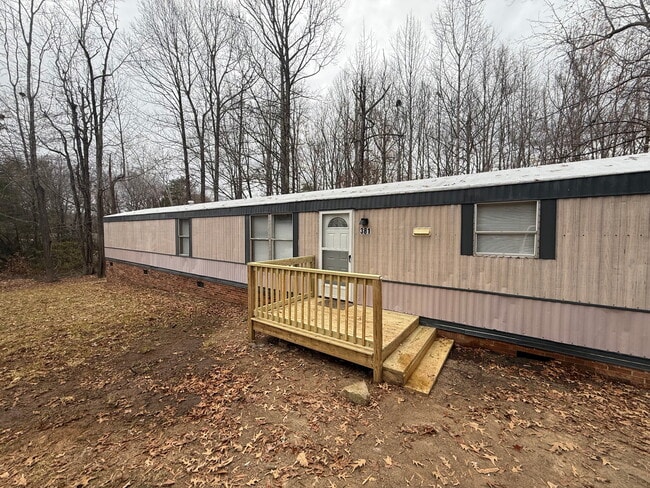 Building Photo - 381 Old Hickory Ln