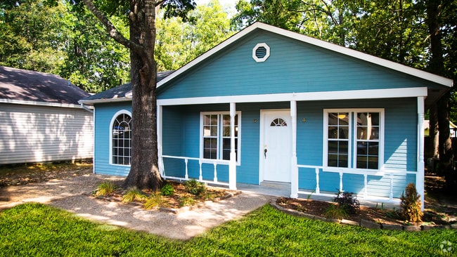Building Photo - 5 Oak Forest Pl Rental