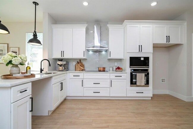 Photo - 435 E 13th St