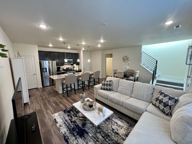 Photo - Almost New 3BD 2.5Bath Townhouse
