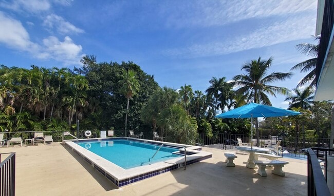 Photo - 2539 S Bayshore Dr Unit 214