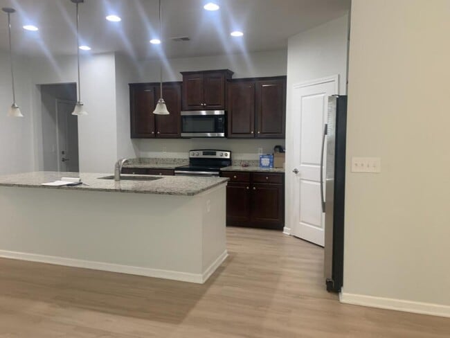 Photo - 945 British Ln