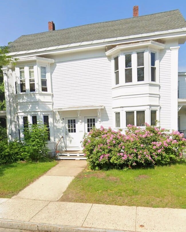 Building Photo - 886 Portland St Unit C