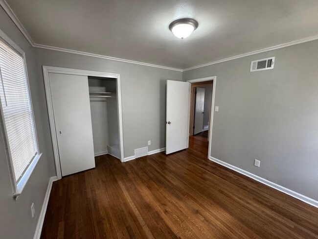 Photo - 1961 Croydon Ave