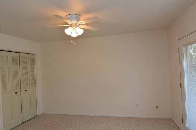 1809 S Julieann Ct