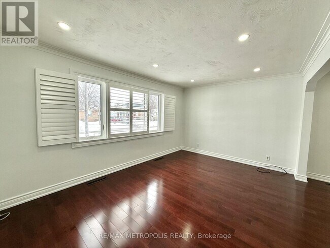 Photo - 45 Kingsdown Dr