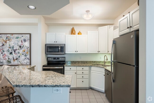 2BR, 2BA - 1250SF - Kitchen