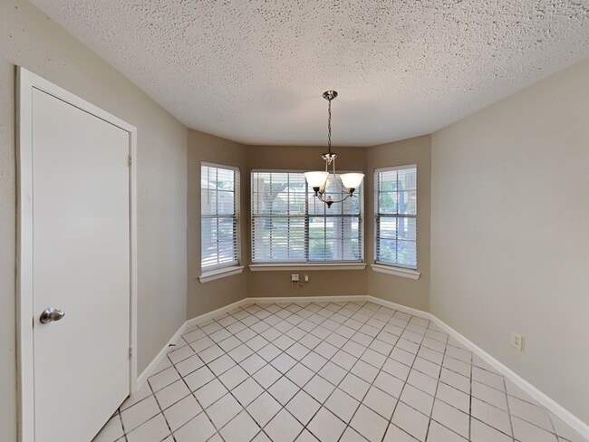 Photo - 6610 Bellfield Manor Ln