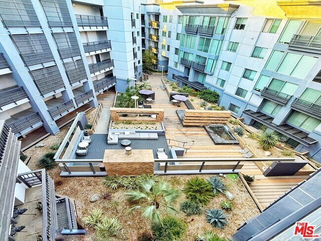 Building Photo - 629 Traction Ave Unit 604