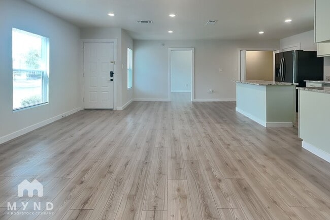11427 Broadmoor Dr