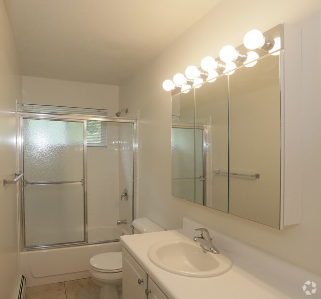 Heatherwood House at Port Jefferson Apartments Port Jefferson Station