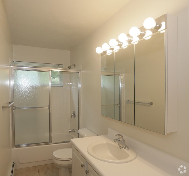 Heatherwood House at Port Jefferson Apartments Port Jefferson Station