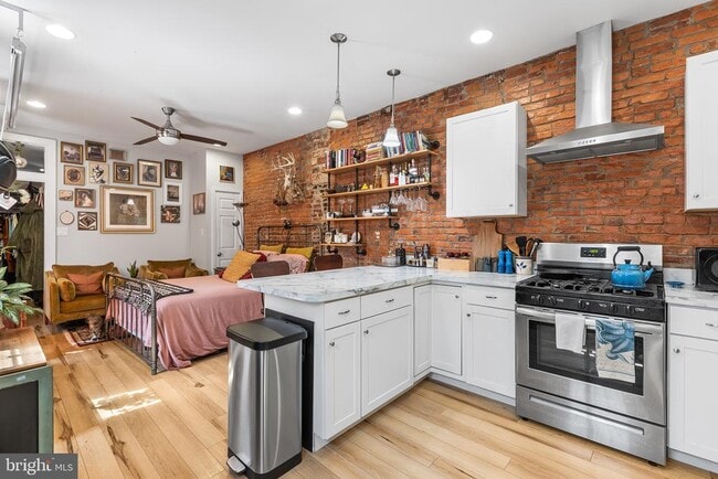 Building Photo - 2314 E Cumberland St Unit 1R Rental