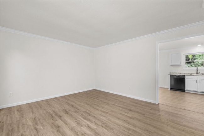 Photo - 1392 Langholm Dr