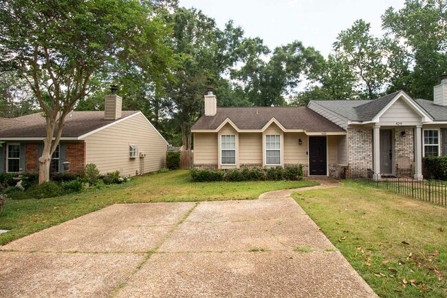 Photo - 425 High Point Ln