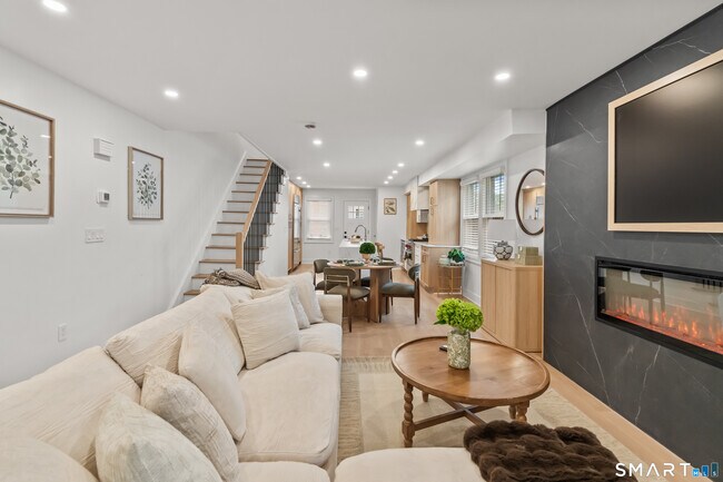 8 Farley St Unit B