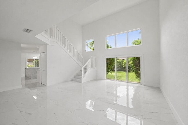 Photo - 4734 NW 5th Ct