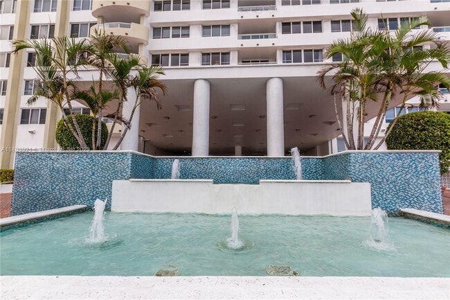5005 Collins Ave Unit 808