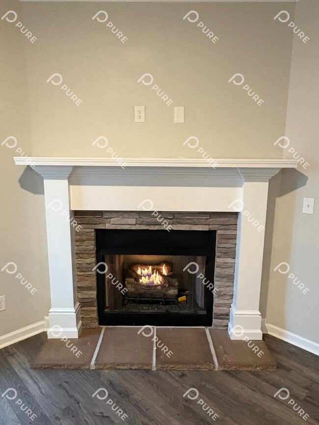 Photo - 14170 Lannister Ln