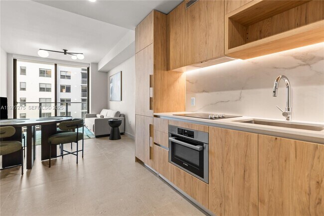 Photo - 11 NE 6th St Unidad 3213