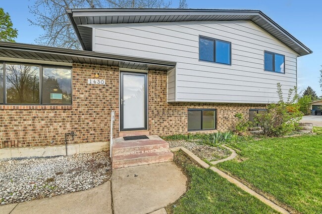 Photo - 1430 Lashley St