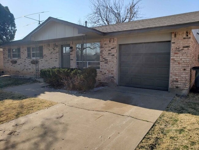 Photo - 1009 SE 40th St