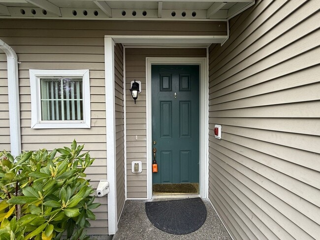 Photo - 4 Bed 3 Bath Gated Townhome Near Maplewood Golf