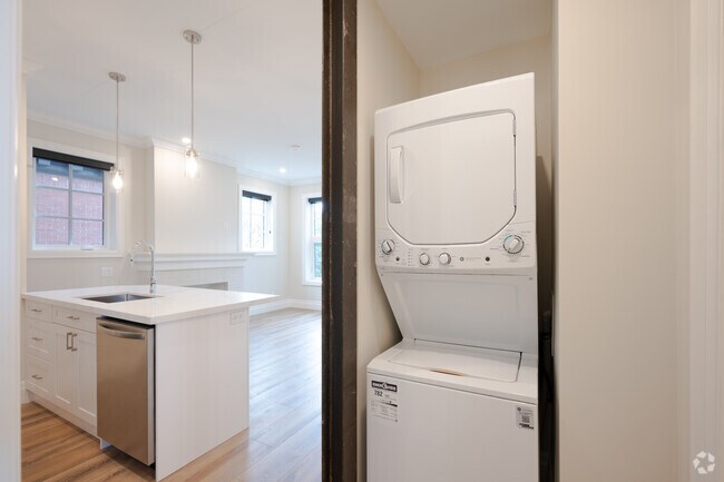 Laundry - 100 Charlton Ave W