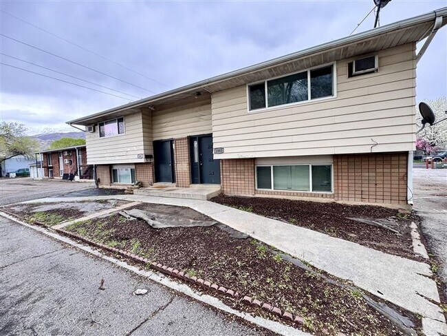 Photo - 1083 N 150 W