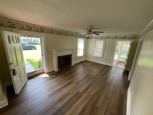 Photo - 4 Bedroom 2 bath home with garage in beaut...