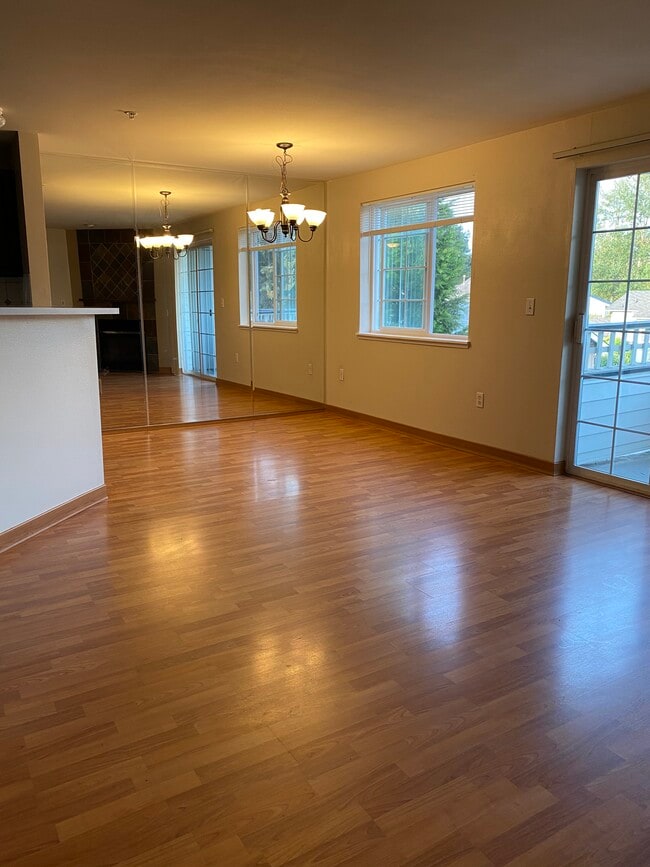 Building Photo - 10824 SE 170th St Unit B307 Rental