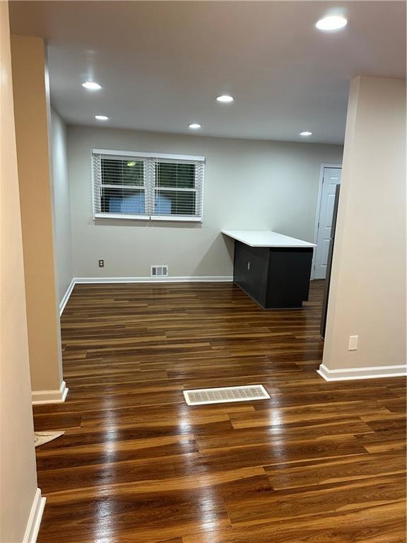 Photo - 820 Howard Ct SW