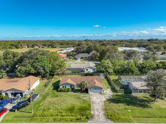 Photo - 1279 Glenham Dr NE